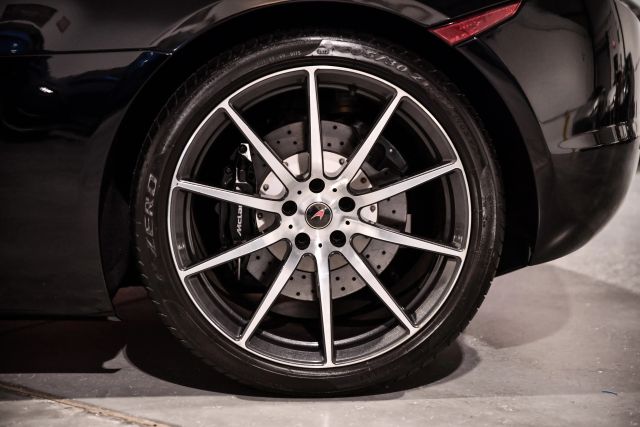 2013 McLaren 12C Base - Photo 69