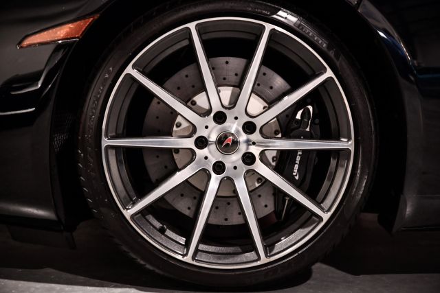 2013 McLaren 12C Base - Photo 60