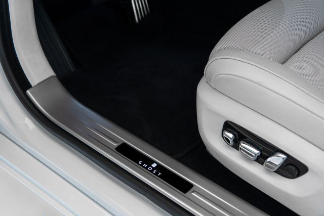 2021 Rolls-Royce Ghost Sedan 4D — photo 2