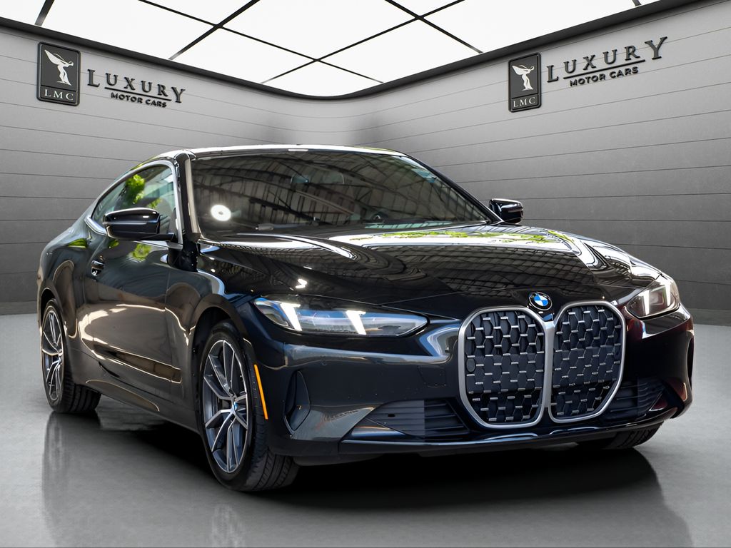 2025 BMW 4 Series in Black Sapphire Metallic