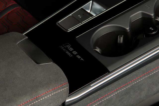 2025 Audi RS 6 Avant Base - Photo 12