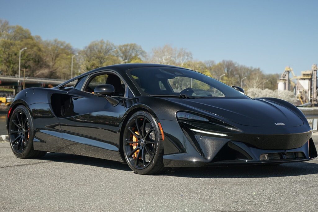 2023 McLaren Artura Coupe Black for sale at ExoticMotors.com