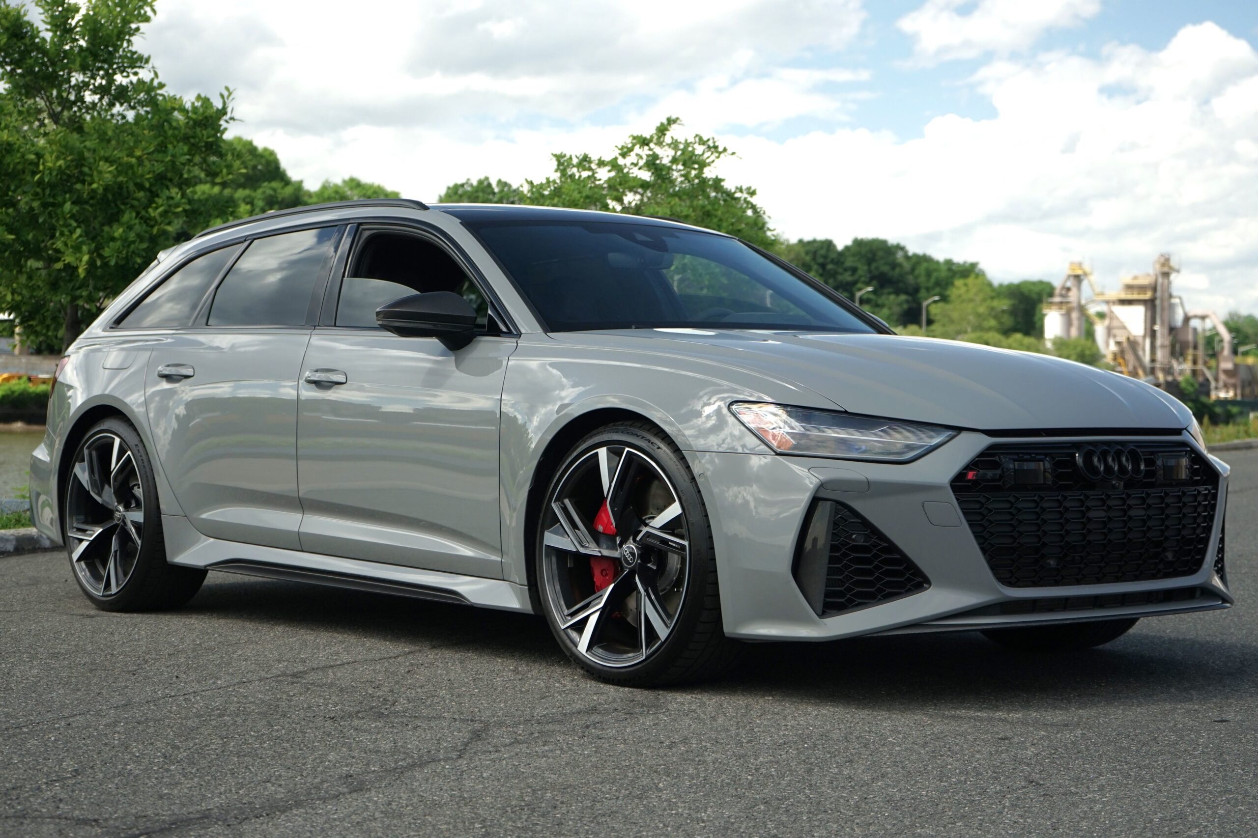 2022 Audi RS 6 Avant — photo 1