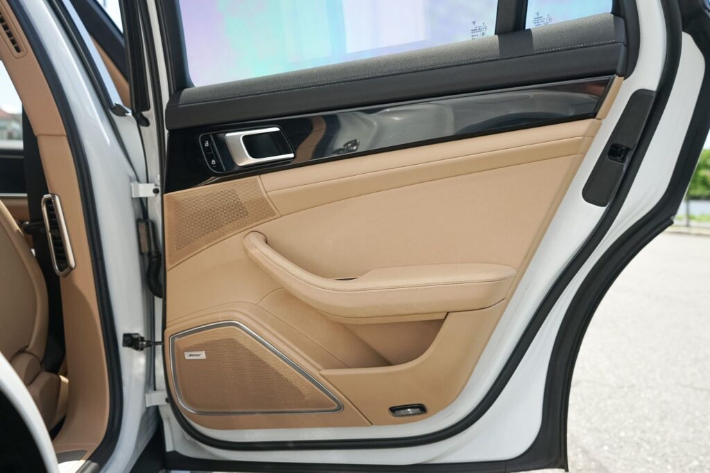 2021 Porsche Panamera — photo 3