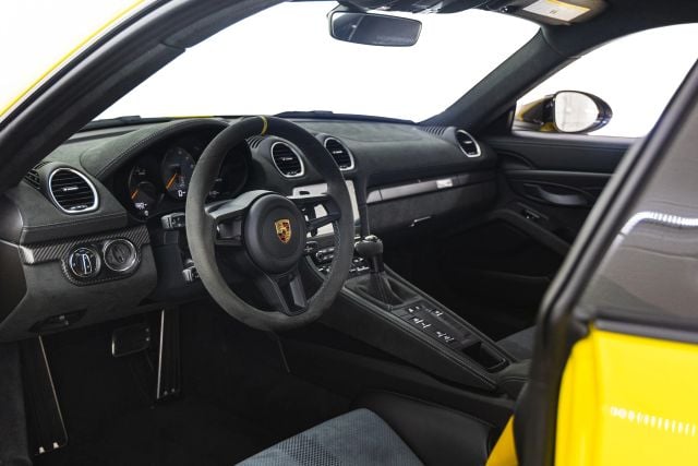 2025 Porsche 718 GT4 RS - Photo 26
