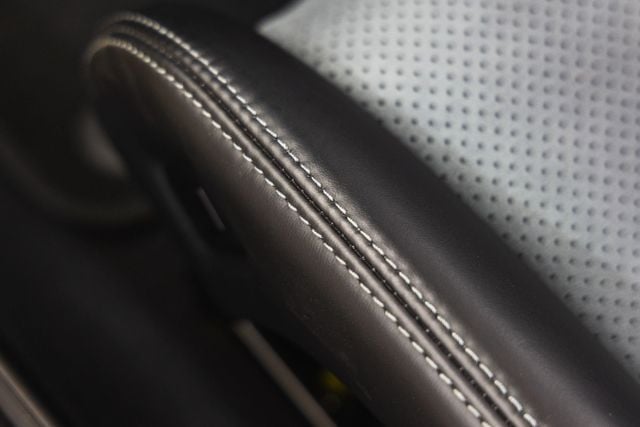 2025 Porsche 718 GT4 RS - Photo 23