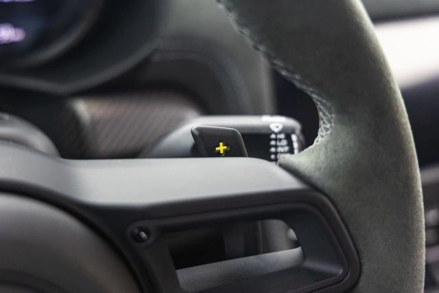 2025 Porsche 718 GT4 RS - Photo 40