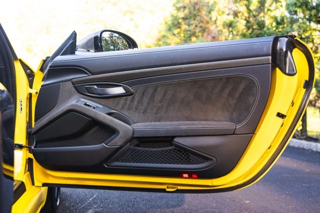 2025 Porsche 718 GT4 RS - Photo 25