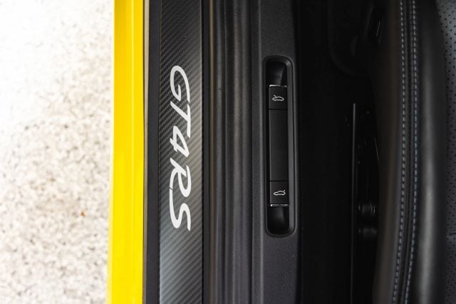 2025 Porsche 718 GT4 RS - Photo 37