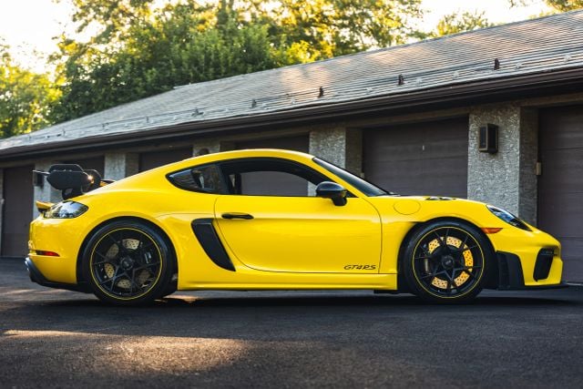 2025 Porsche 718 GT4 RS - Photo 90