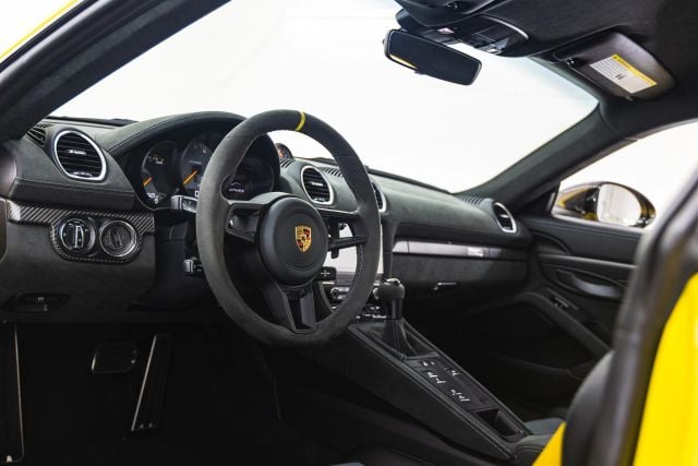 2025 Porsche 718 GT4 RS - Photo 78