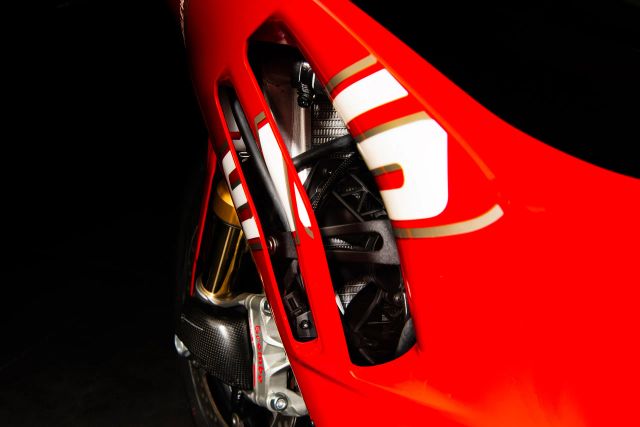 2024 Ducati Panigale V4 SP2 Anniversario 916 — photo 2