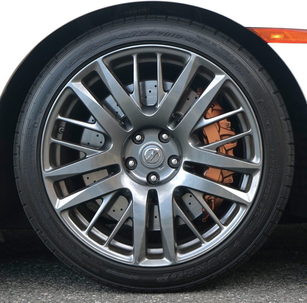 2020 Nissan GT-R — photo 2