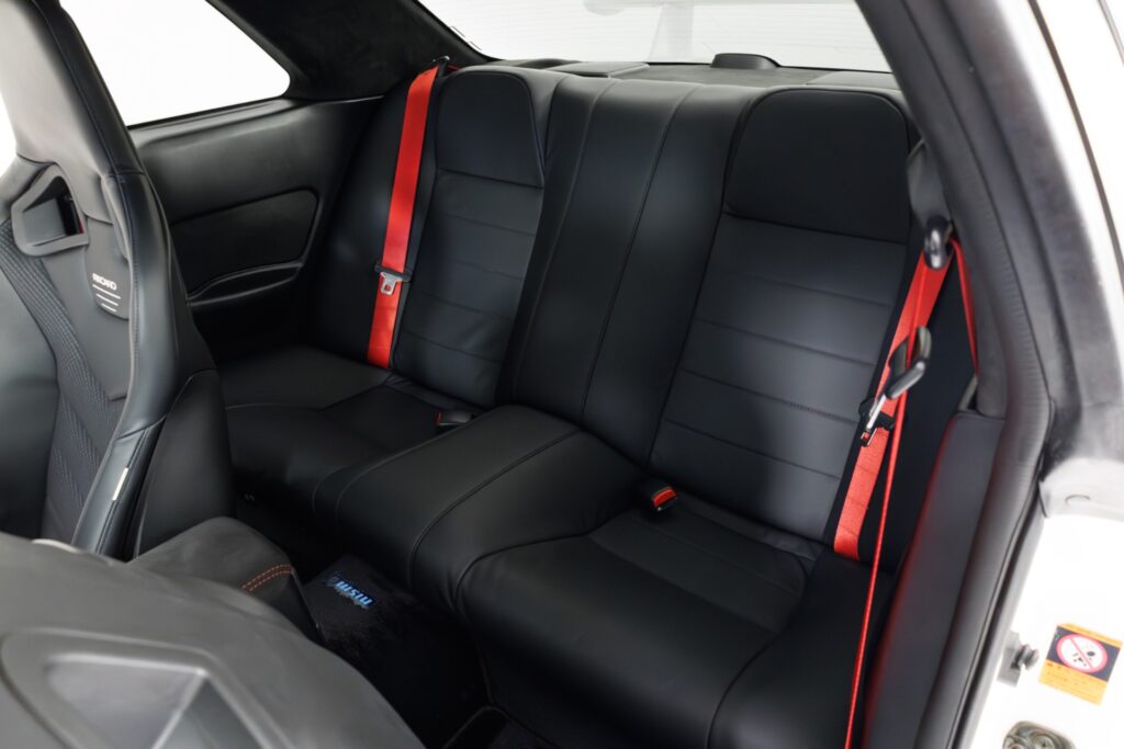 2000 Nissan GT-R V-Spec — photo 2