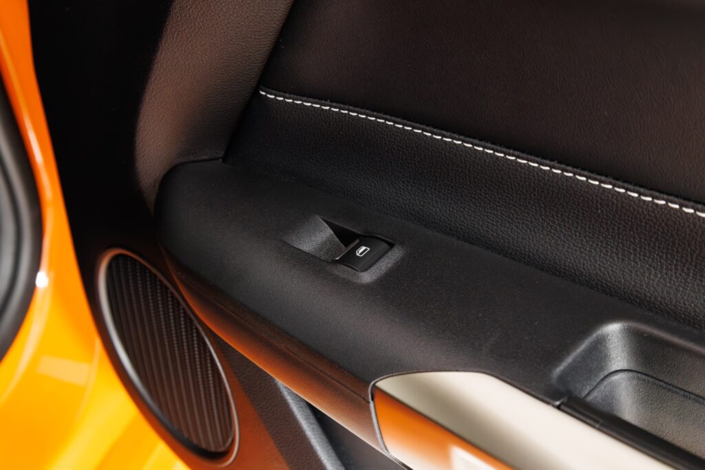 2021 Ford Mustang Shelby GT500 — photo 2