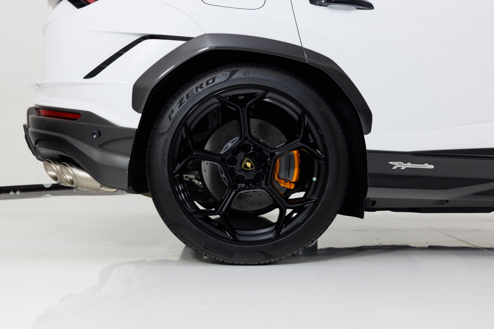 2024 Lamborghini Urus Performante - Photo 11