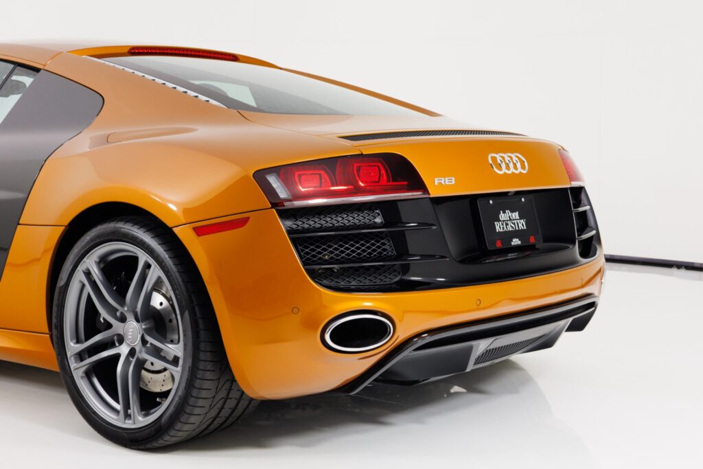 2011 Audi R8 5.2L — photo 2