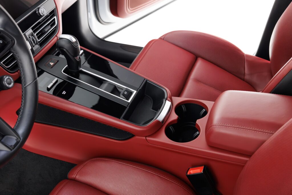 2022 Porsche Macan GTS — photo 3