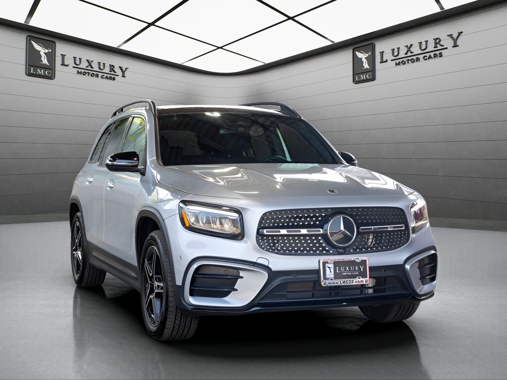 2025 Mercedes-Benz GLB in Cirrus Silver Metallic