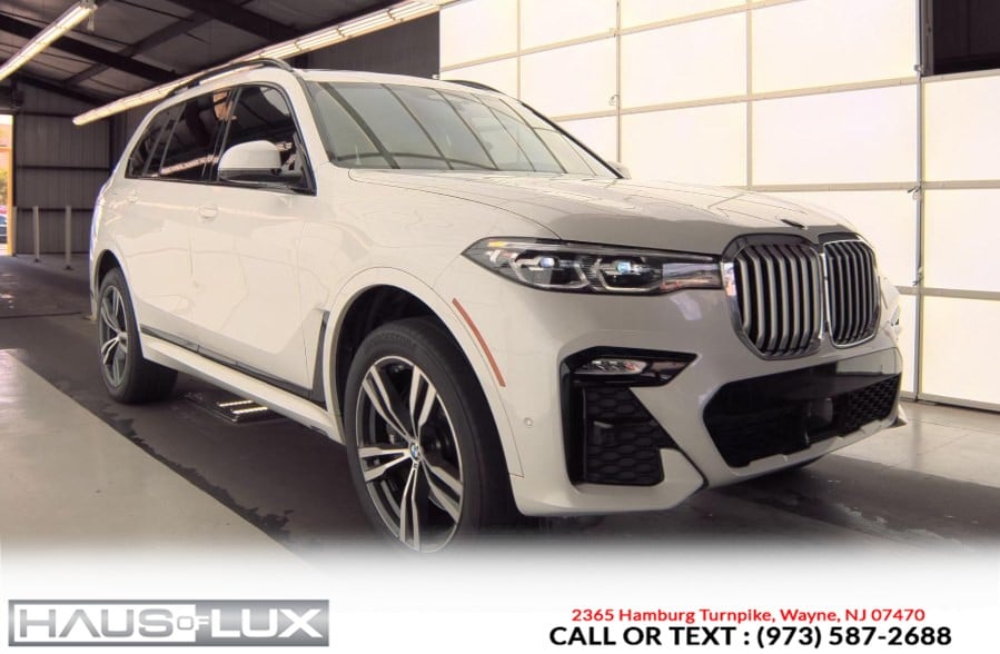 BMW X7 xDrive40i Sports Activity Vehicle White