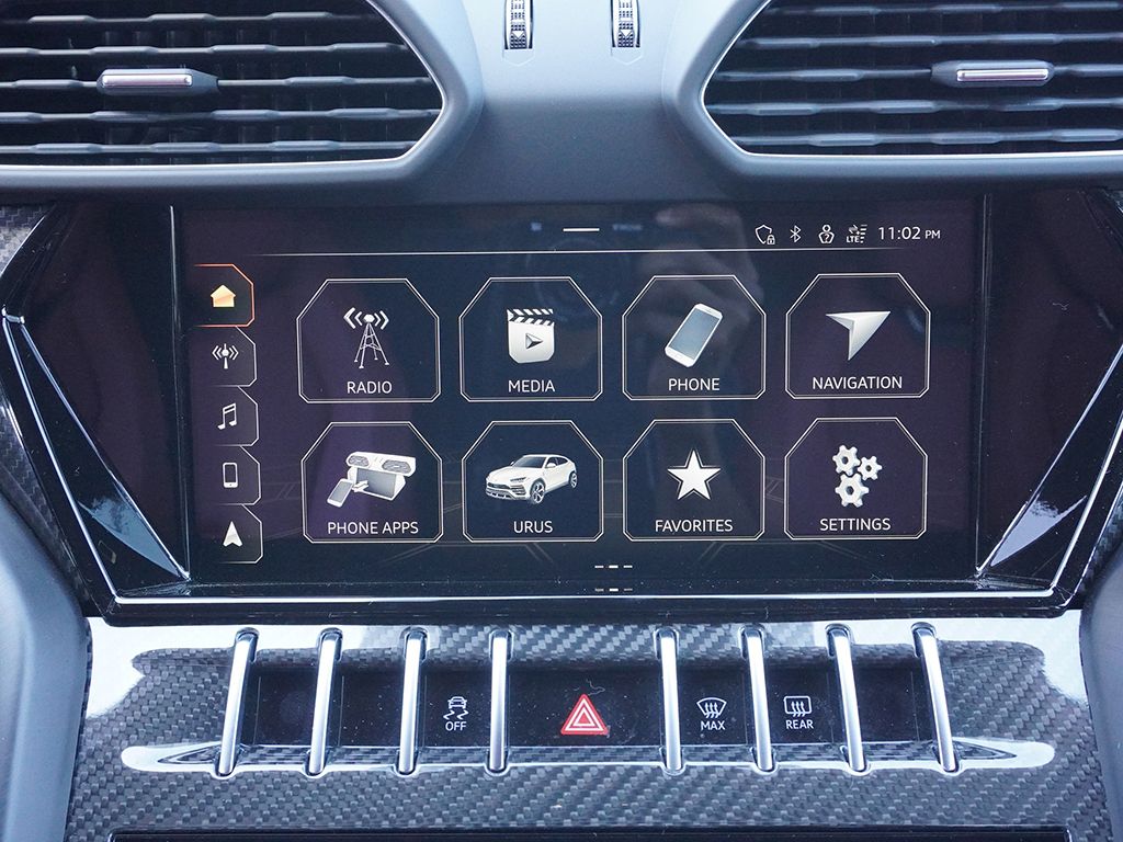 2022 Lamborghini Urus Base — photo 3