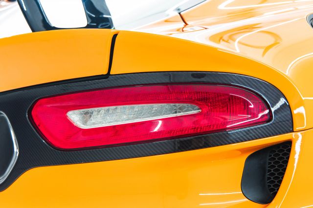 2017 Dodge Viper ACR RWD — photo 2
