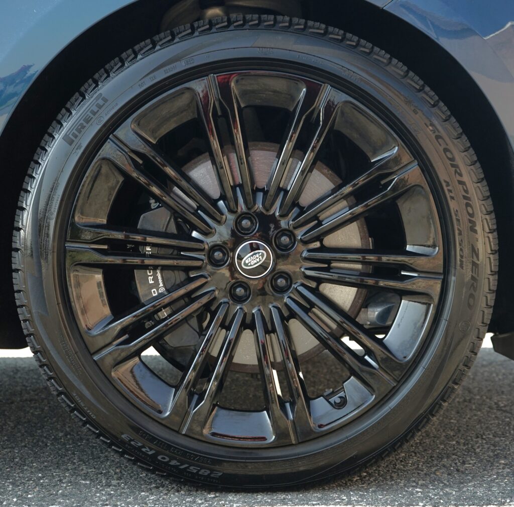 2023 Land Rover Range Rover — photo 2