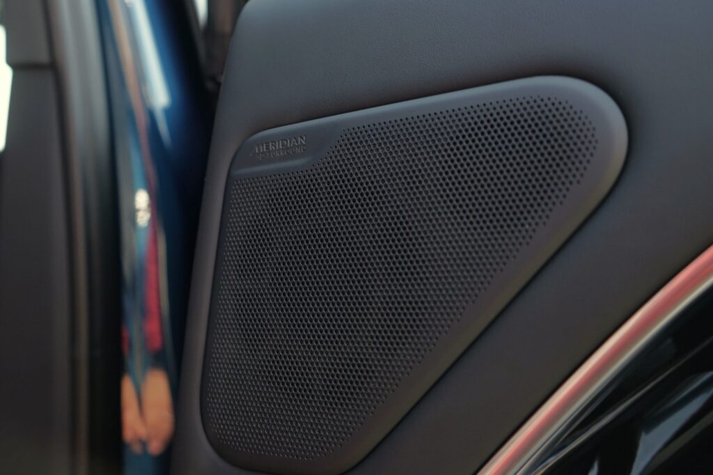 2023 Land Rover Range Rover — photo 3