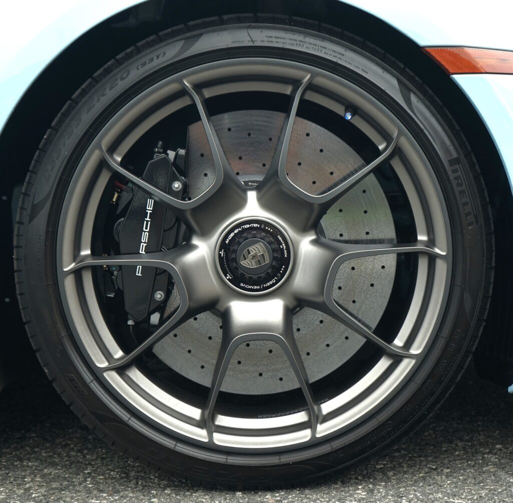 2025 Porsche 911 — photo 2