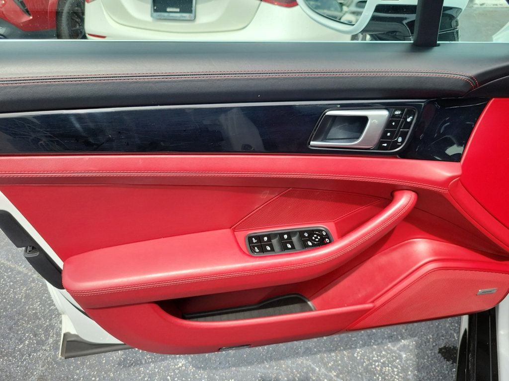 2018 Porsche Panamera 4S — photo 2