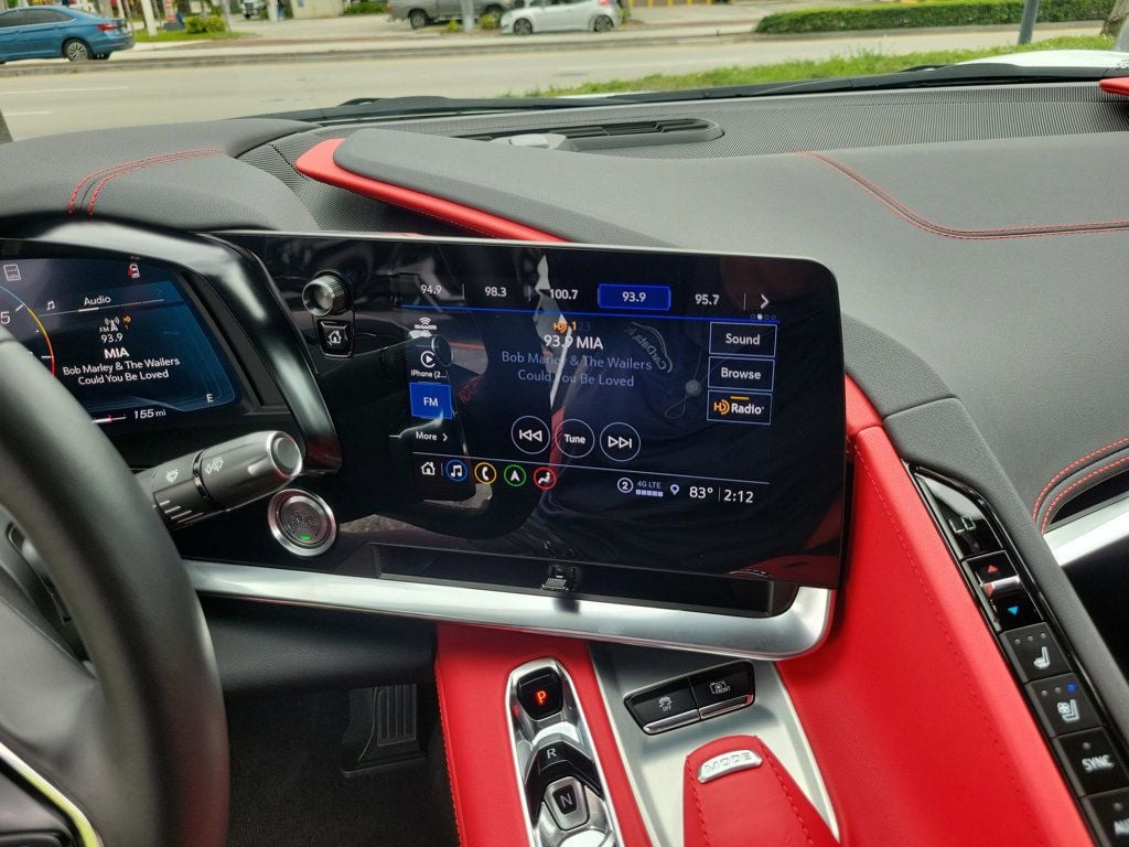 2023 Chevrolet Corvette 2dr Stingray Convertible w/2LT — photo 2