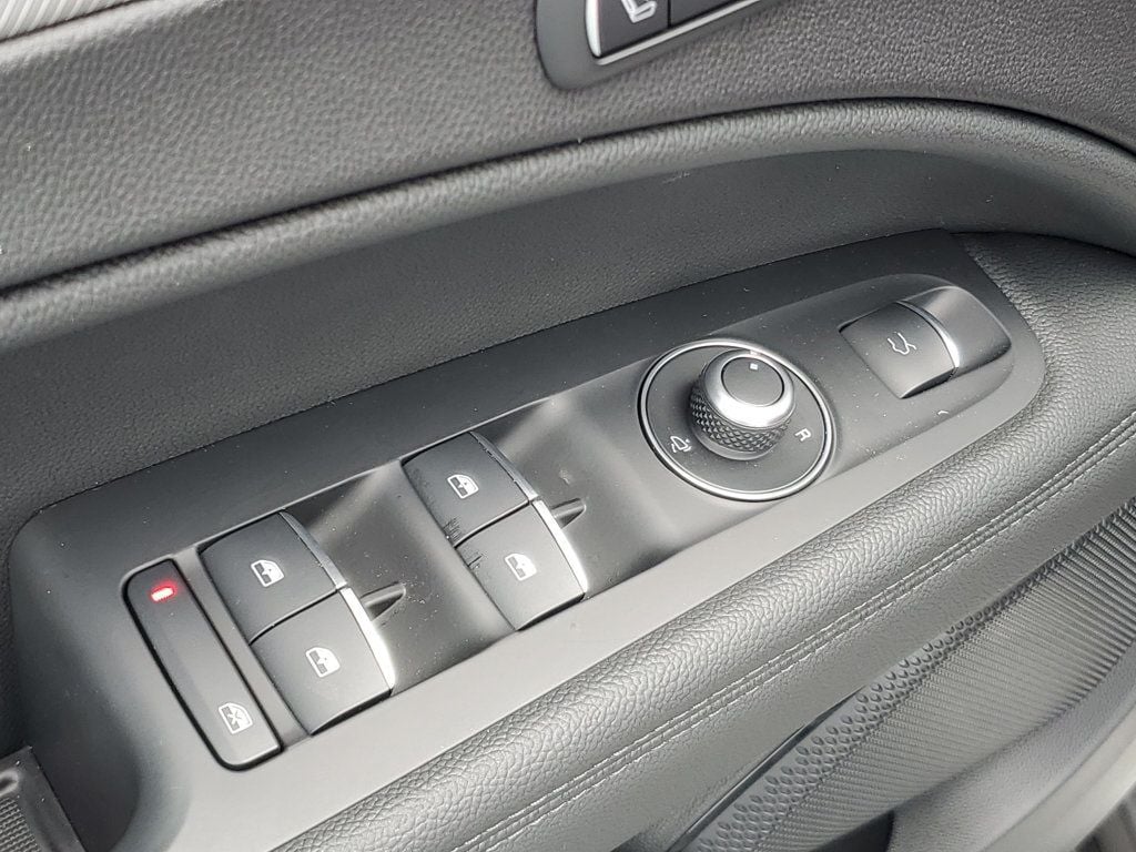 2026 Alfa Romeo Stelvio AWD — photo 2
