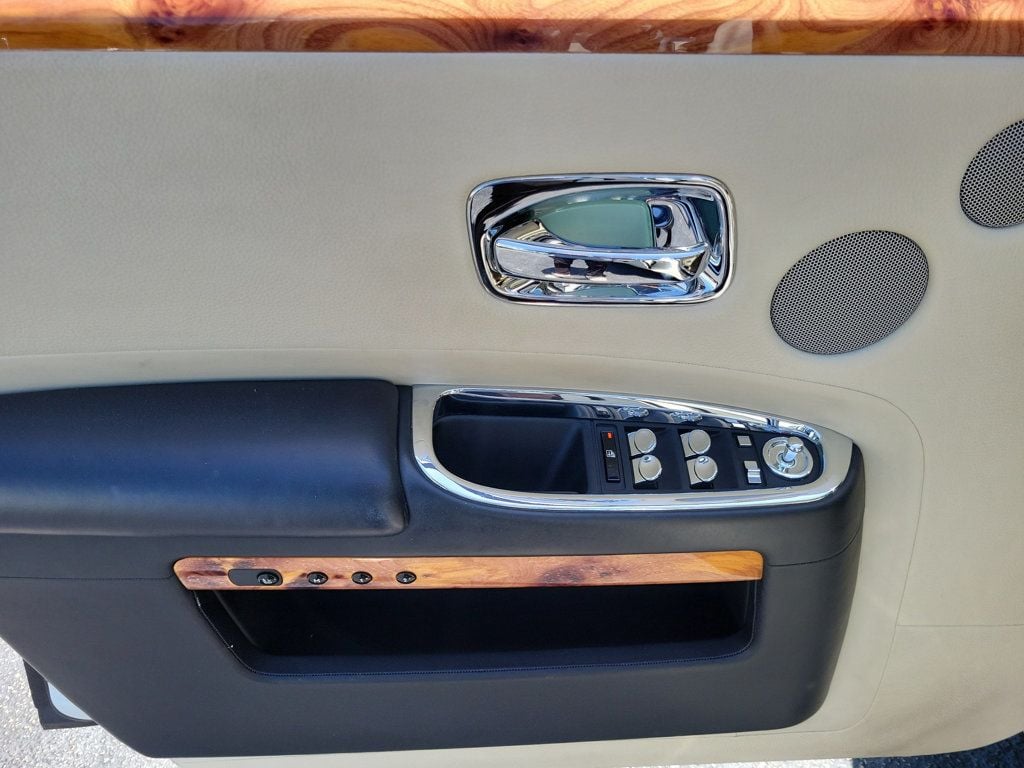 2015 Rolls-Royce Ghost — photo 3