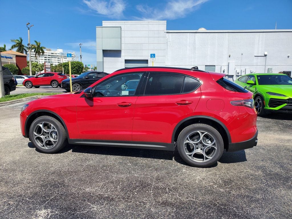 2026 Alfa Romeo Stelvio AWD — photo 2