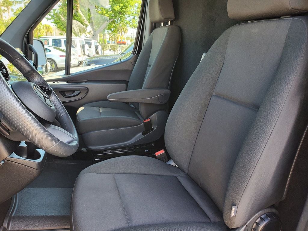 2025 Mercedes-Benz Sprinter Passenger Van 2500 High Roof I4 Diesel 170″ RWD — photo 2