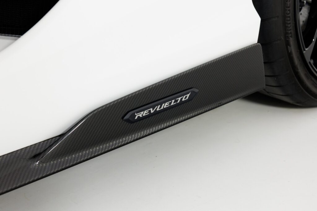 2024 Lamborghini Revuelto — photo 3