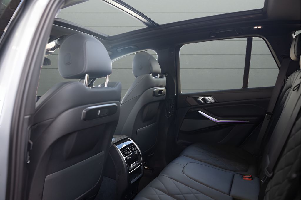 2025 BMW X5 xDrive40i — photo 3