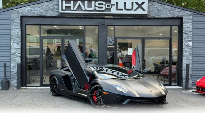 Lamborghini Aventador Coupe Black