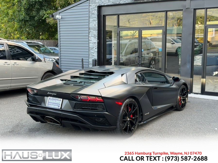 2018 Lamborghini Aventador Coupe — photo 3