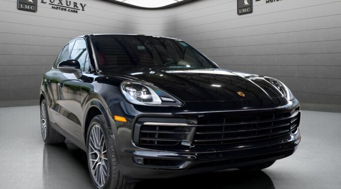 2023 Porsche Cayenne in Black