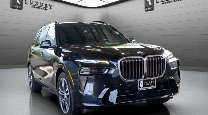 2023 BMW X7 in Black Sapphire Metallic