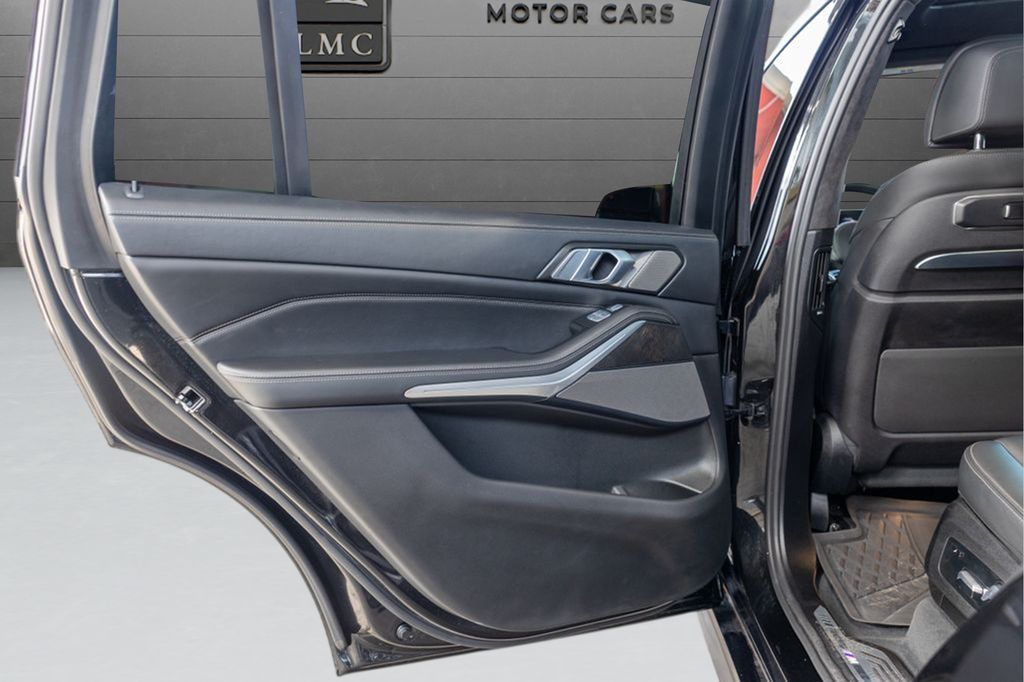 2023 BMW X7 xDrive40i — photo 2