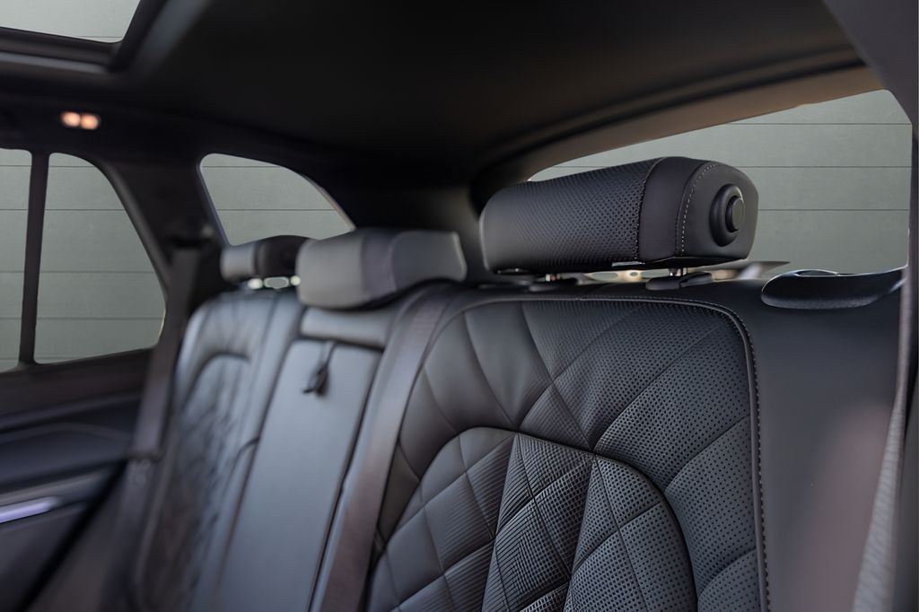 2025 BMW X5 M60i — photo 3