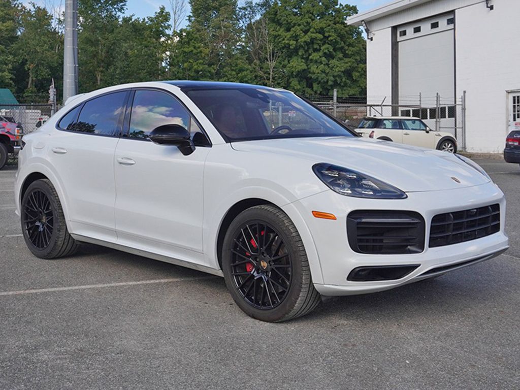 2022 Porsche Cayenne Coupe GTS — photo 2