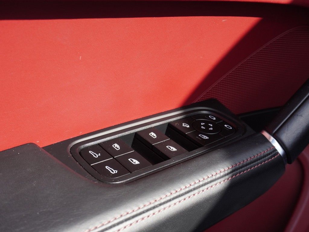 2022 Porsche Cayenne Coupe GTS — photo 3