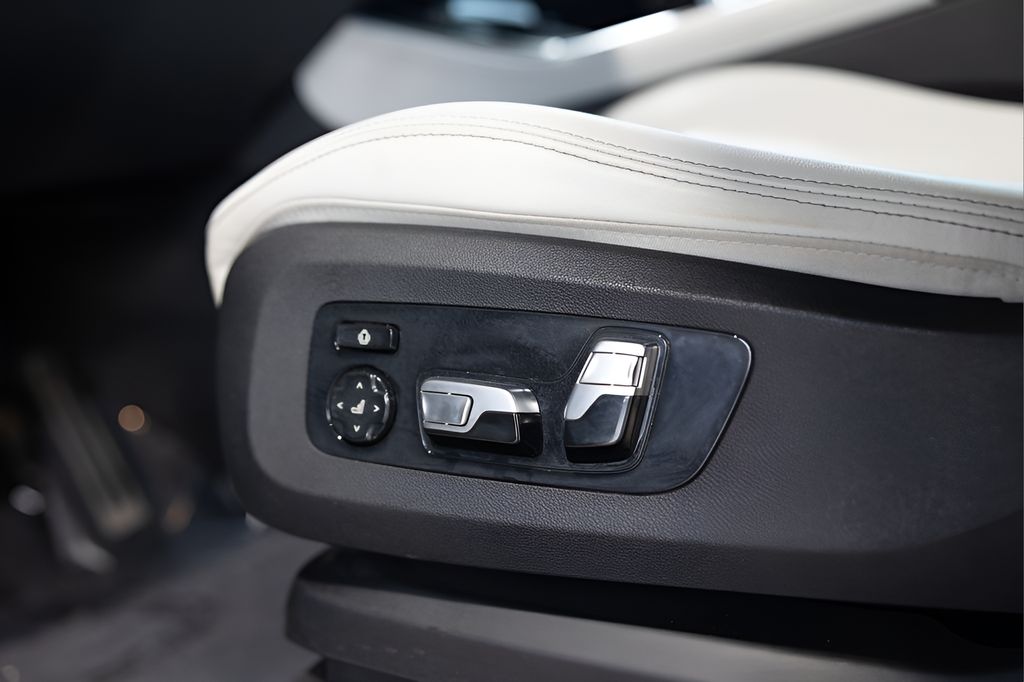 2023 BMW X5 M50i — photo 2