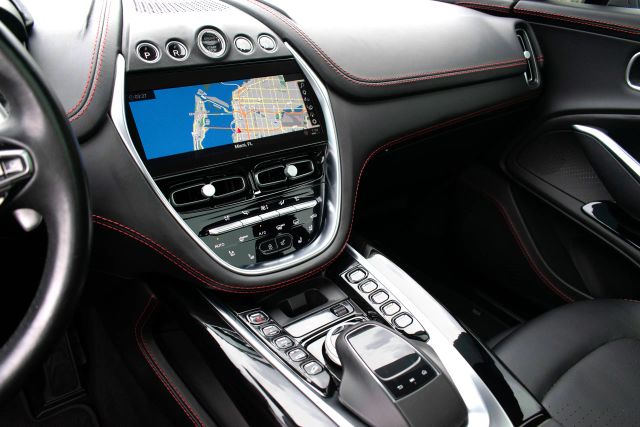 2021 Aston Martin DBX Sport Utility 4D — photo 3