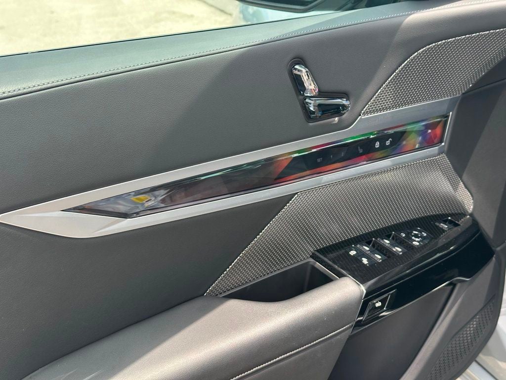 2023 BMW 7 Series 740i — photo 2