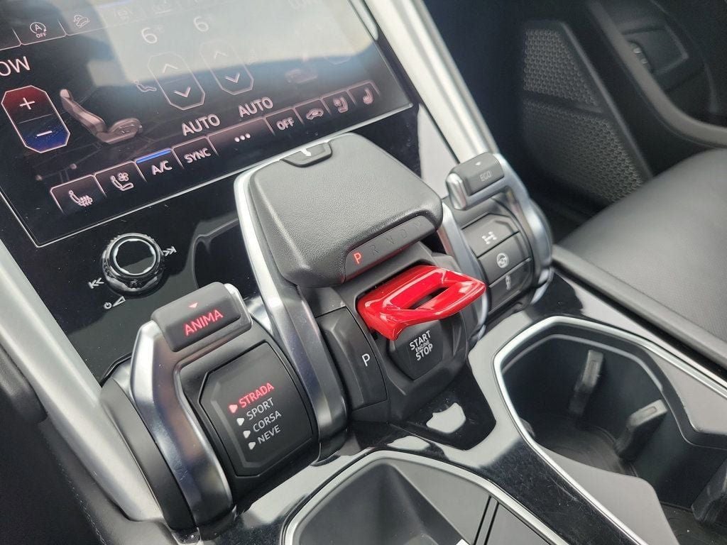 2019 Lamborghini Urus AWD — photo 2