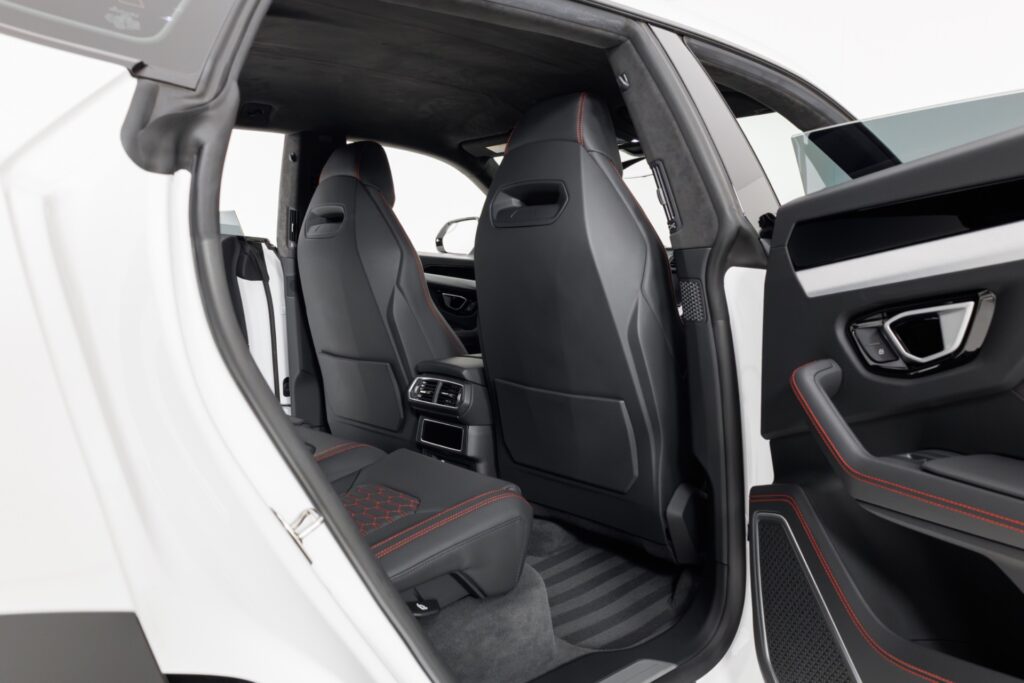 2024 Lamborghini Urus S — photo 2